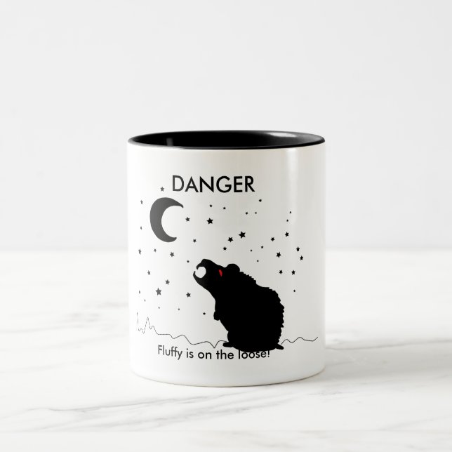 De Café Em Dois Tons O PERIGO, macio está no fraco! - caneca (Centro)