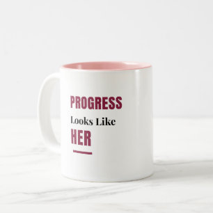 De Café Em Dois Tons O Progresso Se Parece Com Ela caneca rosa – Presen