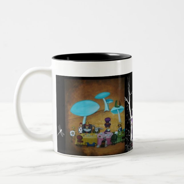 De Café Em Dois Tons O tea party do Hatter louco - Alice na caneca do (Esquerda)