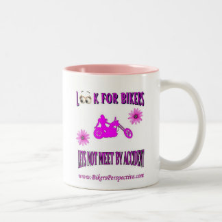 De Café Em Dois Tons Procure a caneca da margarida das senhoras dos