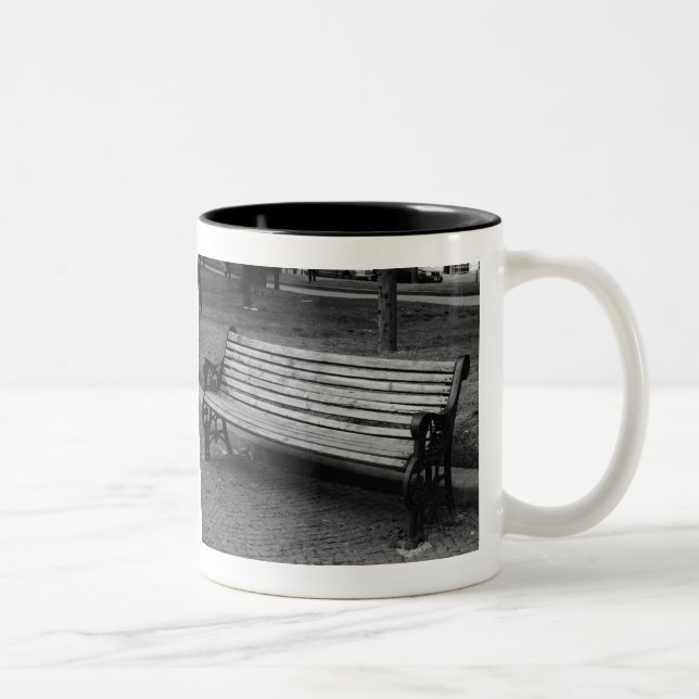 De Café Em Dois Tons Termine a caneca preto e branco (Direita)