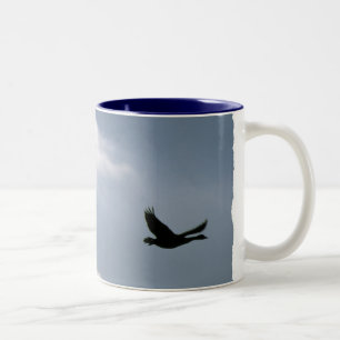 De Café Em Dois Tons Vôo da caneca selvagem dos gansos