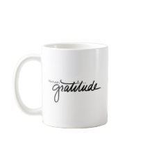 Enchido com a caneca da gratitude