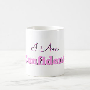 De Café Eu estou seguro no rosa na caneca branca