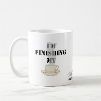 De Café Eu estou terminando minha caneca do café…