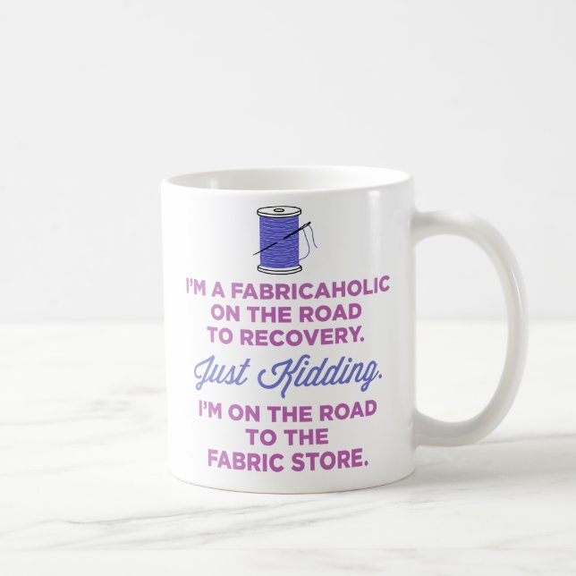 De Café Eu sou um Fabricaholic na estrada à caneca da (Direita)