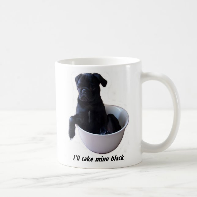 De Café Eu tomarei meus pretos - caneca preta do Pug (Direita)