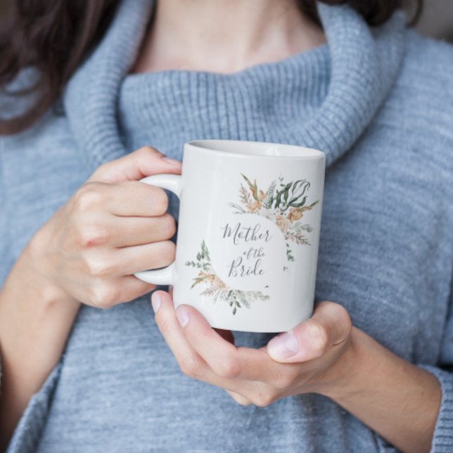 De Café Folhagens Florais | Caneca da Mãe da Noiva (Criador carregado)
