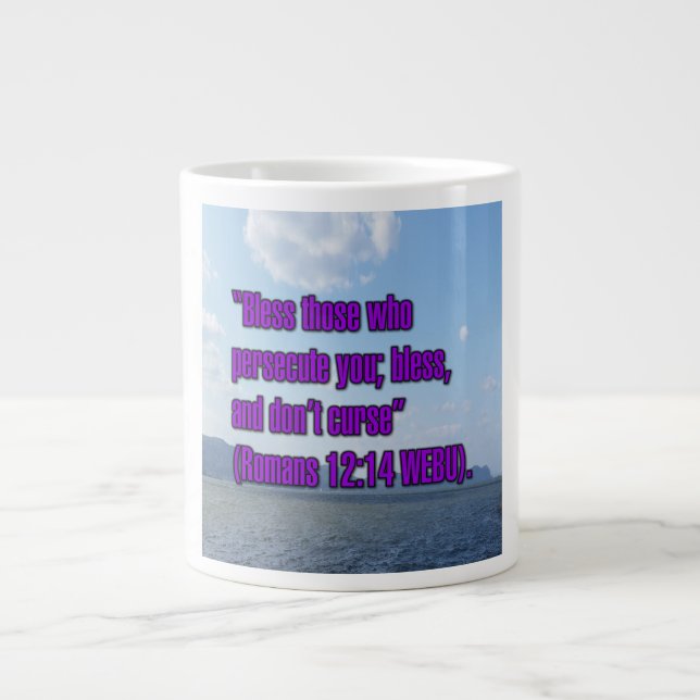 De Café Grande Caneca Romans 12:14 WEBU (Frente)