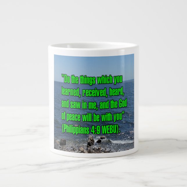 De Café Grande Filipenses 4:9 WEBU Caneca (Frente)