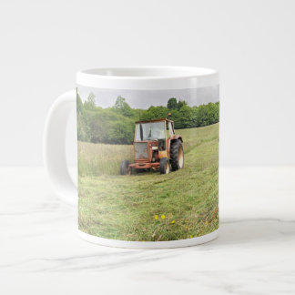 De Café Grande Tiro que corta a caneca do feno