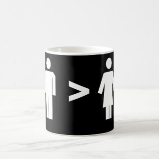 De Café Homens maiores do que a caneca branca da mulher