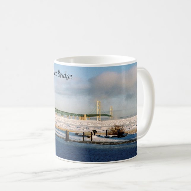 De Café Inverno na caneca da ponte Mackinac (Frente Esquerda)