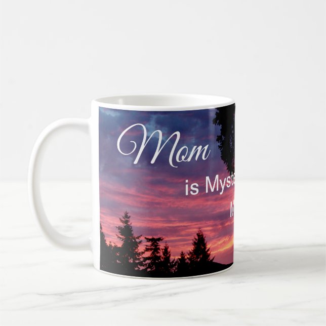 De Café Mamãe é uma citação misteriosa com caneca do nasce (Esquerda)