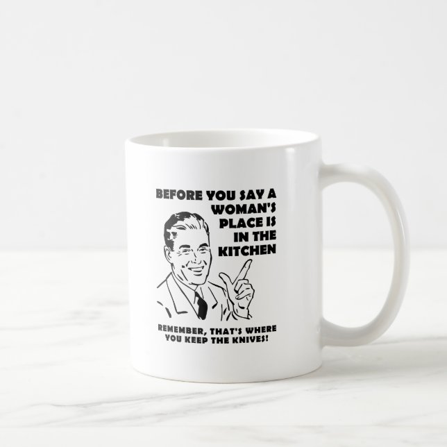 De Café Mantendo Facas na Cozinha Caneca Divertida (Direita)