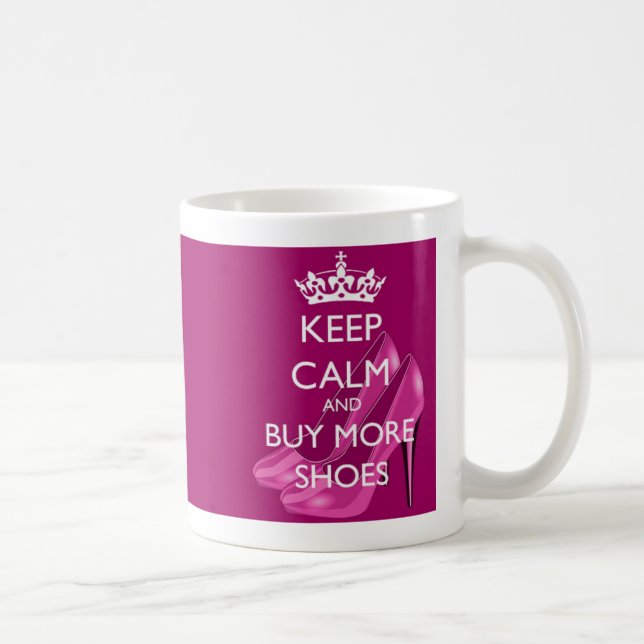De Café Mantenha a calma e compre mais caneca dos calçados (Direita)