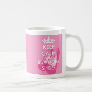 De Café Mantenha a calma e compre mais caneca dos calçados