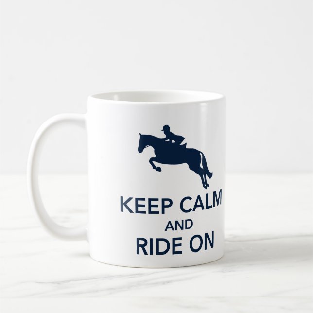 De Café Mantenha a calma e monte-a na caneca do marinho da (Esquerda)