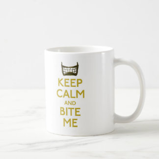 De Café mantenha a calma e morda-me a caneca (líquida)