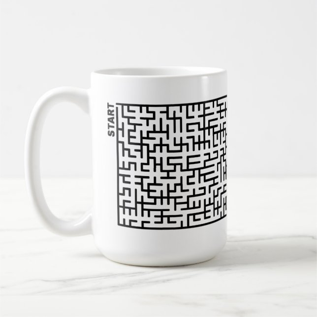 De Café Maze Em Uma Caneca Engraçada (Esquerda)