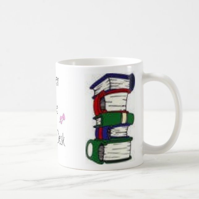 De Café Mestre da caneca desarrumado da mesa (Direita)
