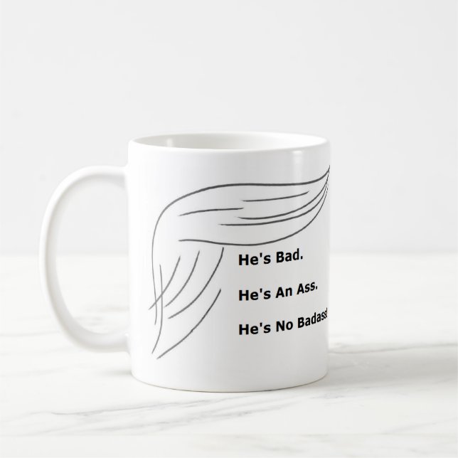 De Café "Não é nenhum Badass!" Caneca engraçada do (Esquerda)