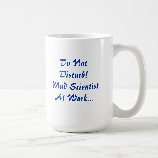 De Café Não perturbe - o cientista louco na caneca do (Direita)