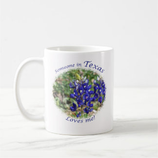 De Café O Bluebonnet "alguém em Texas ama-me!" Caneca