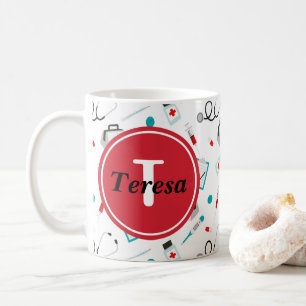 De Café O monograma bonito da enfermeira adiciona a caneca