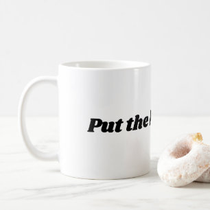 De Café "Pnha a chaleira sobre" a caneca para o chá ou o