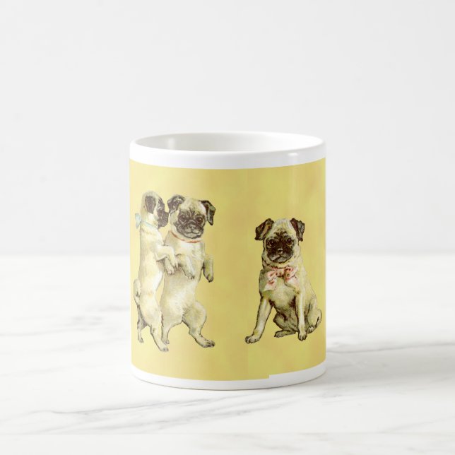 De Café Pugs do vintage em uma caneca (Centro)