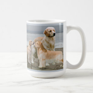 De Café Retrievers dourados na caneca da praia