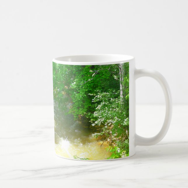 De Café Rio Rushing debaixo da Caneca das Árvores (Direita)