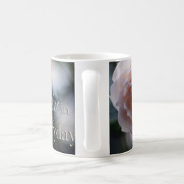 De Café Rosa cor-de-rosa procura a beleza na caneca diária