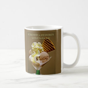 De Café STRESSED é - caneca para trás soletrada SOBREMES