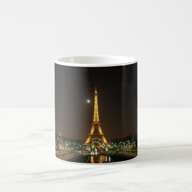 De Café Torre Eiffel na caneca da noite (Centro)