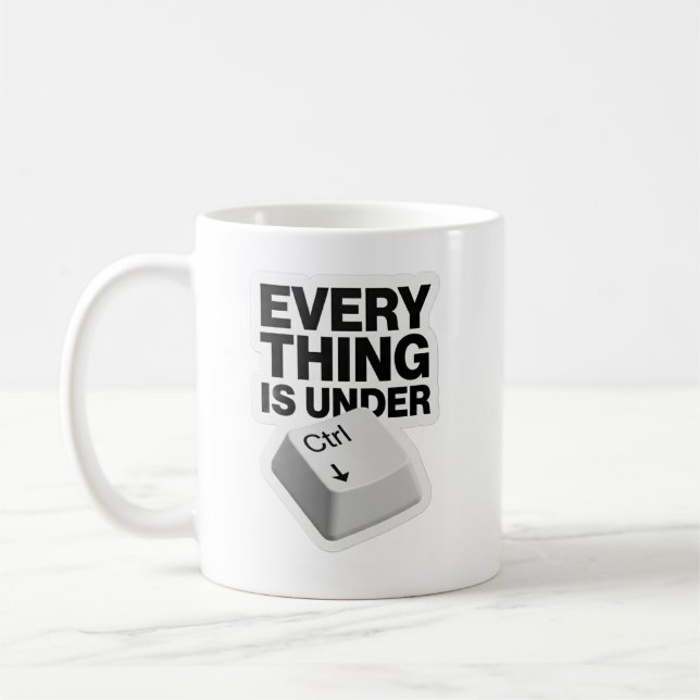 De Café Tudo Está Sob Controle Caneca Engraçada com Piada  (Esquerda)