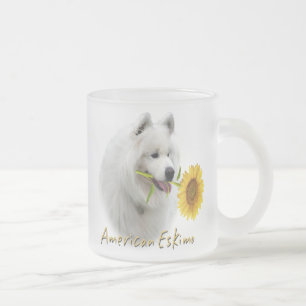 De Café Vidro Jateado Esquimó americano com caneca da margarida
