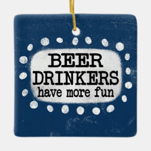 De Cerâmica Beer Drinkers Têm Mais Ornamento Divertido