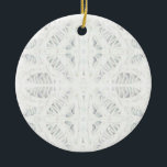 De Cerâmica Ornamento do Círculo Cerâmico BATTENBURG LACE<br><div class="desc">O design neste ornamento cerâmico de LACE BATTENBURG é um detalhe cortado de um dos meus desenhos originais de lápis coloridos, digitalmente multiplicado. A arte está de ambos os lados. * Ornamentos não são apenas para a árvore. Segure isso de uma maçaneta ou de outro lugar para uma decoração diária....</div>