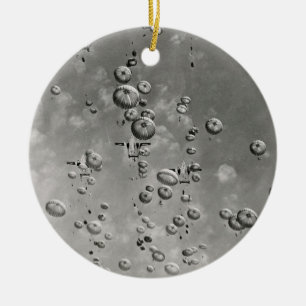 De Cerâmica Paramilitares no ornamento do céu