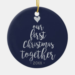 De Cerâmica Primeira do Natal prata junto e ornamento azul