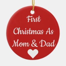 Primeiro Natal como o ornamento da mamã e do pai