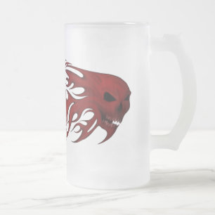 De Cerveja Vidro Jateado Crânio vermelho acima na caneca das chamas