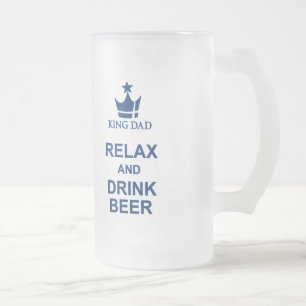 De Cerveja Vidro Jateado O divertimento do rei Pai relaxa e bebe a caneca