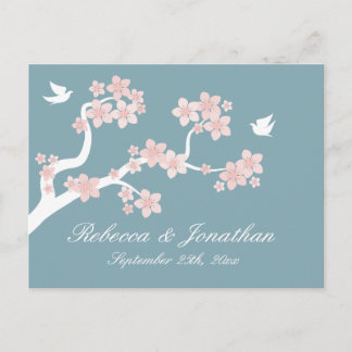 De Convite Cherry Blossom no cartão postal azul RSVP