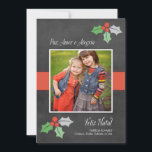 De Festividades Natal Cartão Fotográfico | Paz Amor e Alegria<br><div class="desc">Cartão férias foto características de design elegante e chic "Paz, Amor e Alegria", "Feliz Natal" e um texto personalizado com uma manuscrita ao lado do giz, baía de holly modernas ilustrações, e uma grande praça espaço para exibir uma foto favorita. Dica da foto: cultura sua foto para um tamanho de...</div>
