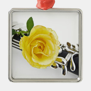 De Metal Ornamento do clarinete e do rosa amarelo