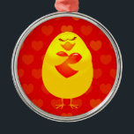 De Metal Pintinho doce, ornamento<br><div class="desc">Pintinho doce com grande coração vermelho</div>