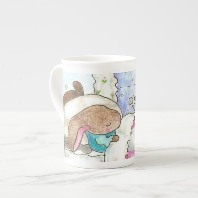 De Porcelana Coelho na cama com caneca dos insetos (Frente Esquerda)